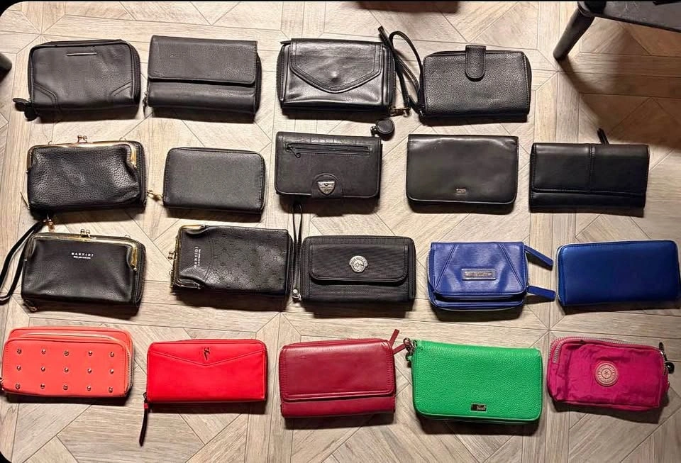 Assorted Women’s’ Wallets- excellent condition