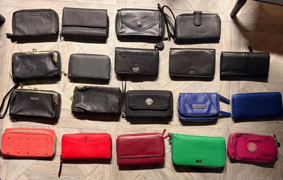 Assorted Women’s’ Wallets- excellent condition - photo 2