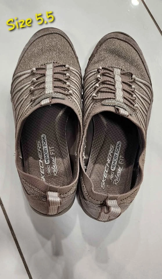Skechers Relaxed Fit Memory Foam Shoes – Size 5.5