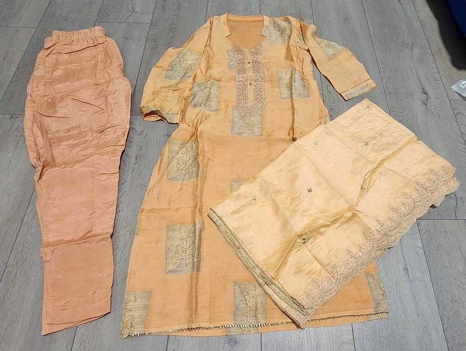 Peach Traditional 3-Piece Suit Set - Size 34