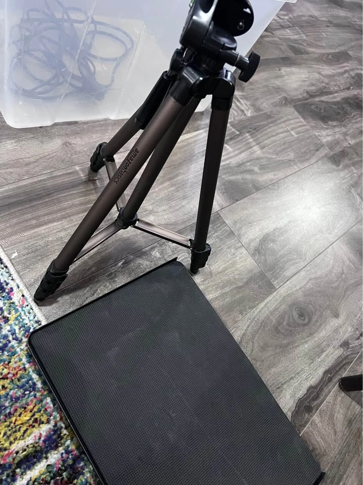 Tripod and holder - photo 2
