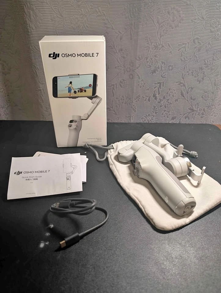 DJI Osmo Mobile 7