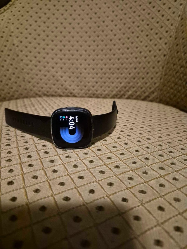 FITBIT Smartwatch Versa4 - photo 3
