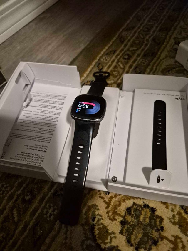 FITBIT Smartwatch Versa4 - photo 5