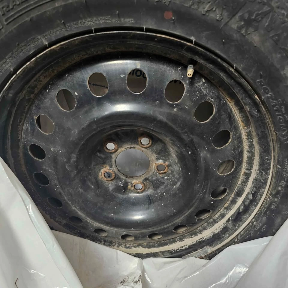 235/65R18 Winter Tire on Steel Rim - photo 5