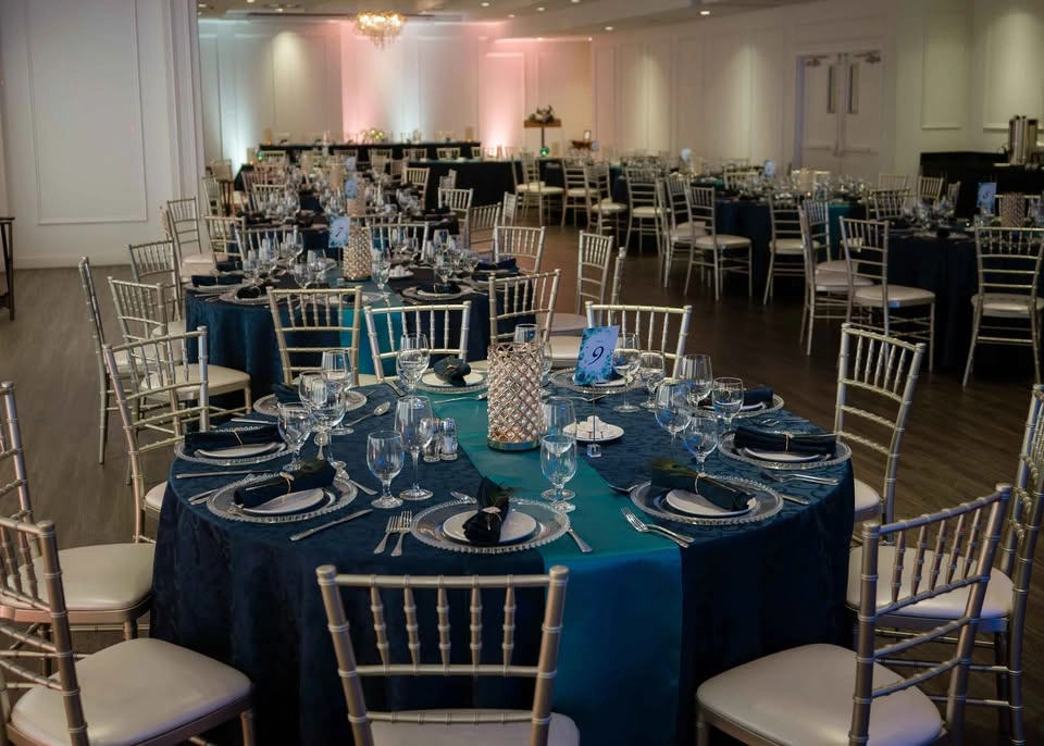 Teal Satin Table Runners - photo 2