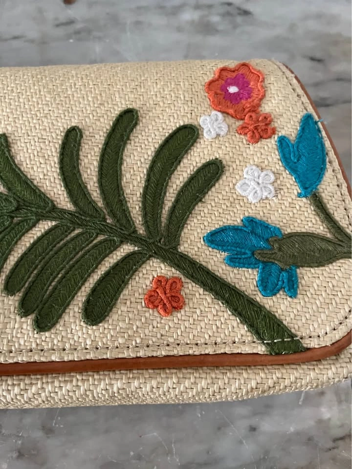 Cole Haan Straw Clutch Purse with Floral Embroidery Accents - photo 2