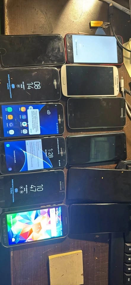 12 Phone Bundle — Samsung Galaxy / Google Pixel / iPhone Lot — U