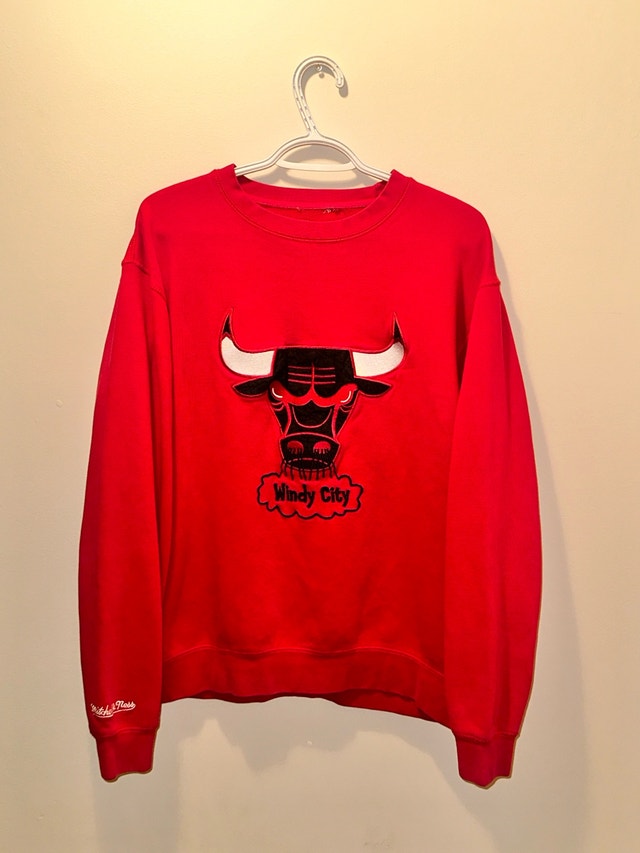 Mitchell & Ness Chicago Bulls Crewneck - Size Medium