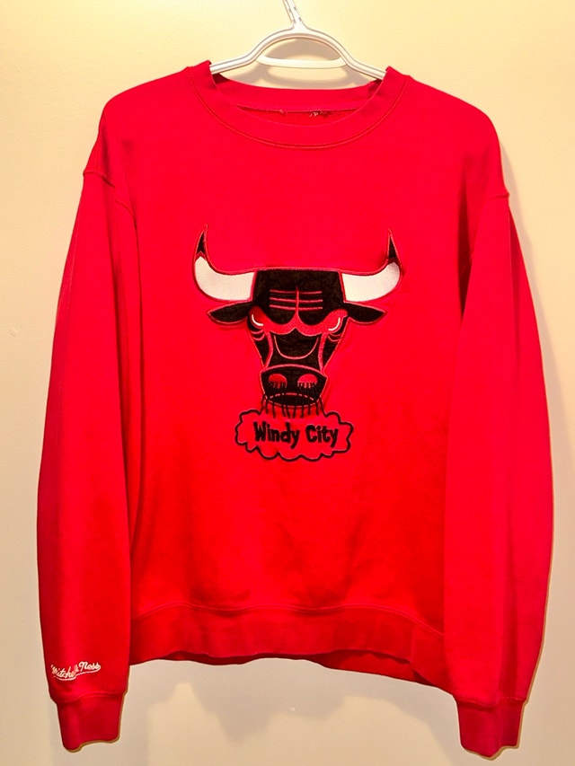 Mitchell & Ness Chicago Bulls Crewneck - Size Medium - photo 2