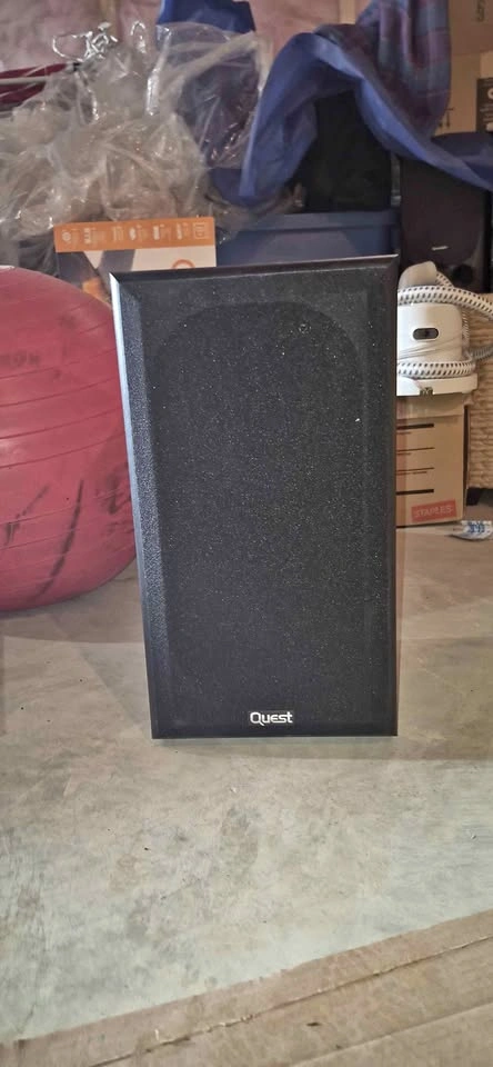 Quest Q2.6 Bookshelf Speakers