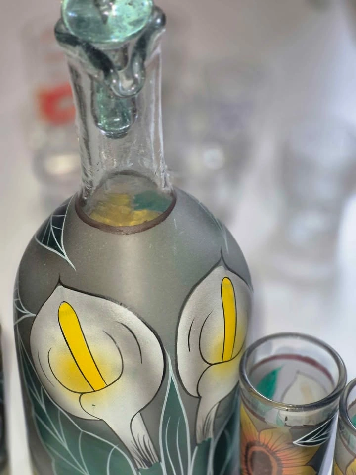 Hand Painted Mexican Glassware Tequila Decanter - photo 4