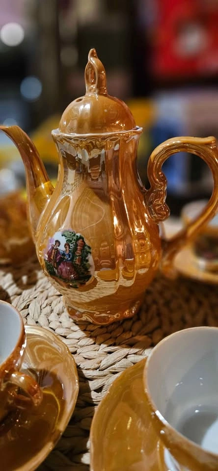 Vintage Lustre 17 piece Coffee/Tea Set - photo 2