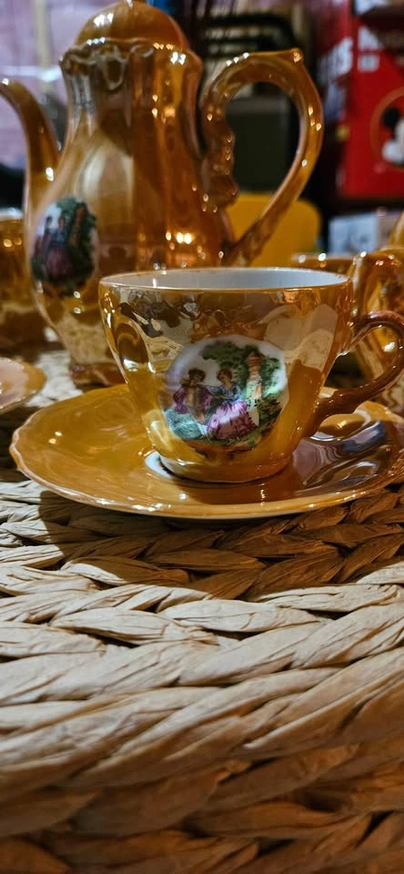 Vintage Lustre 17 piece Coffee/Tea Set - photo 4