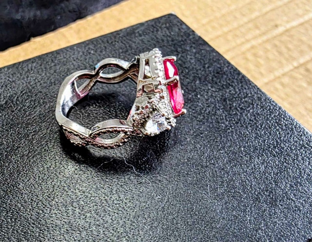 Unique beautiful ring with cute heart accents on the side - photo 5