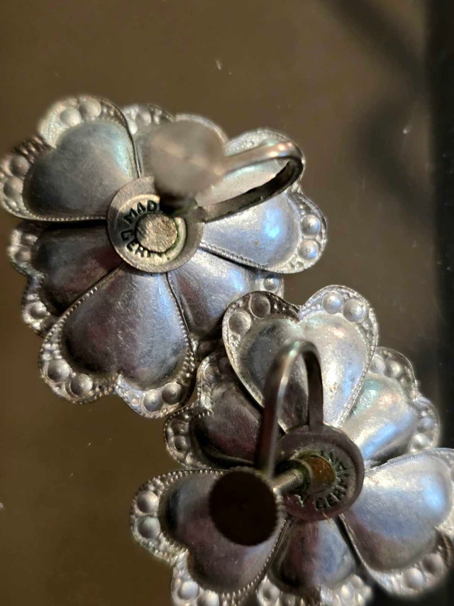 Vintage Flower Earrings - German Screw-On - photo 4
