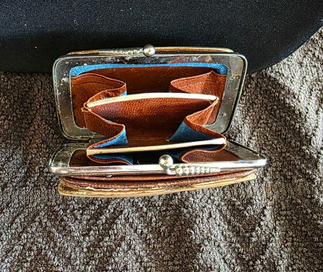 Vintage Coin Purse - photo 2