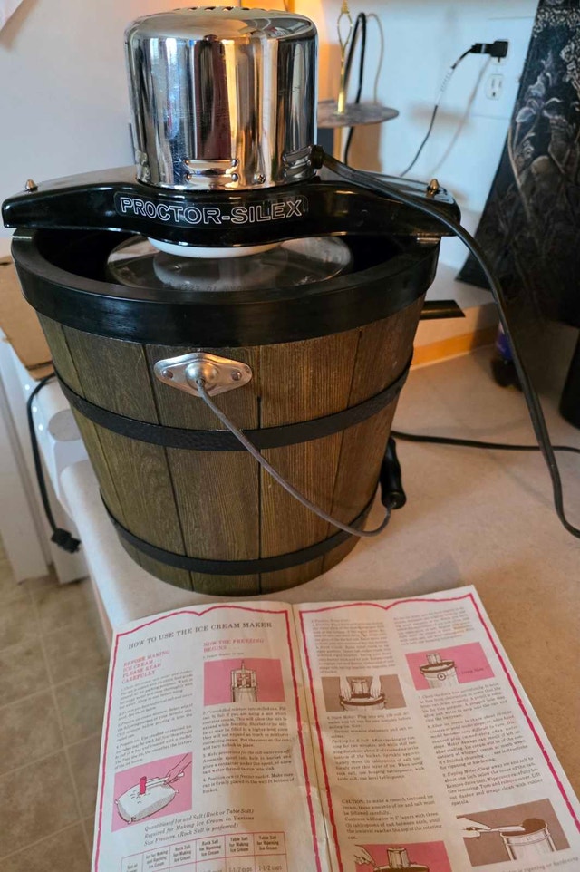 Proctor-Silex Ice Cream Maker - photo 2