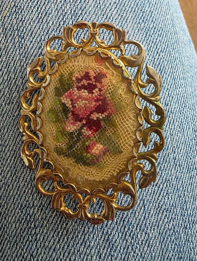 Beautiful vintage brooch