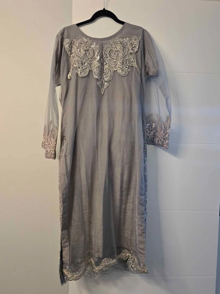 Pakistani Fancy Dress Embellished Medium - photo 3