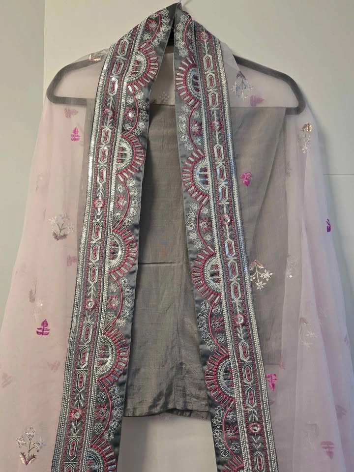 Pakistani Fancy Dress Embellished Medium - photo 5