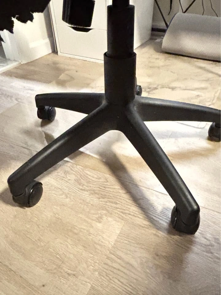 Mesh Office Chair with Flip-Up Arms - photo 4