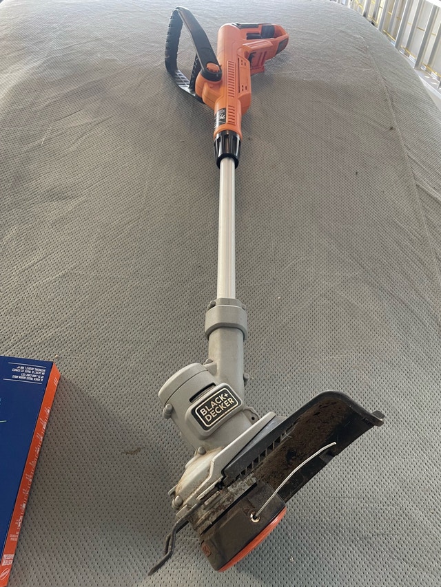 Cordless 20v Black and Decker Grass Trimmer