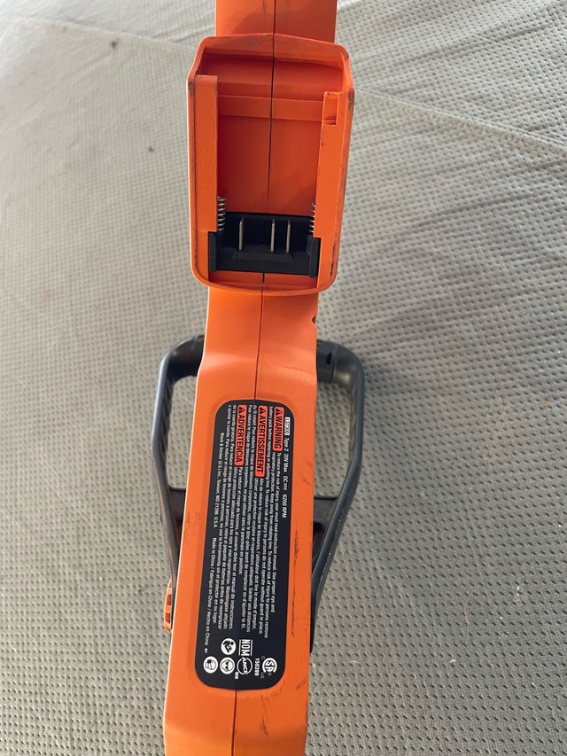 Cordless 20v Black and Decker Grass Trimmer - photo 2
