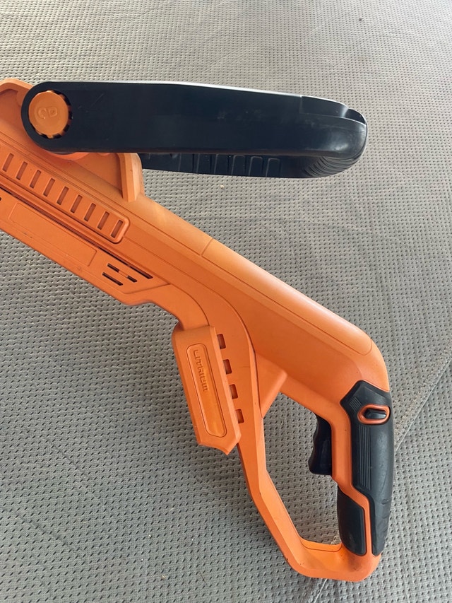 Cordless 20v Black and Decker Grass Trimmer - photo 4