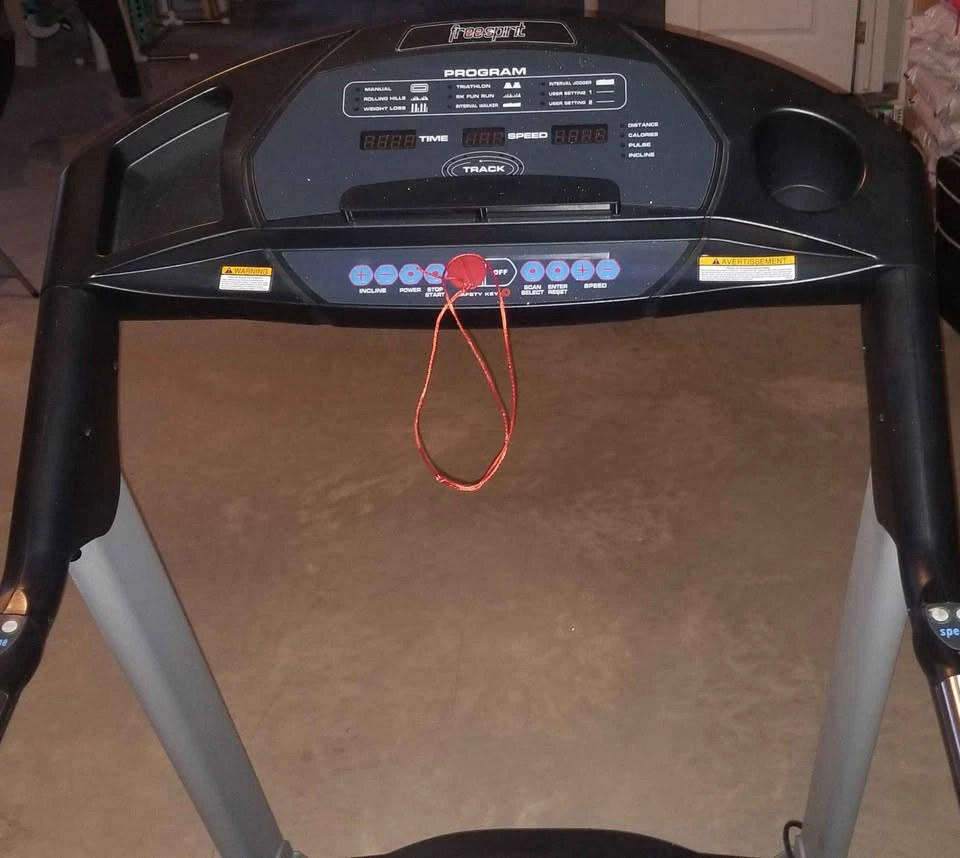 Like New FreeSpirit Foldable Treadmill – Excellent Condition - photo 2