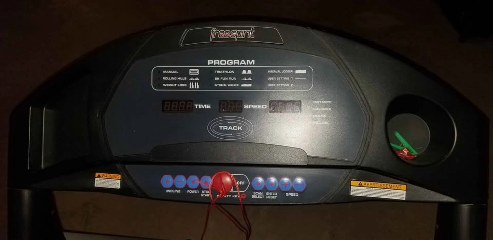 Like New FreeSpirit Foldable Treadmill – Excellent Condition - photo 4