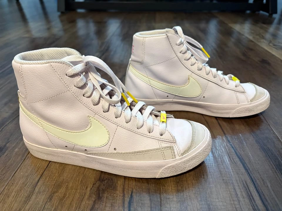 Nike Blazer Women’s Shoes - Excellent Condition Size 7.5 - photo 3