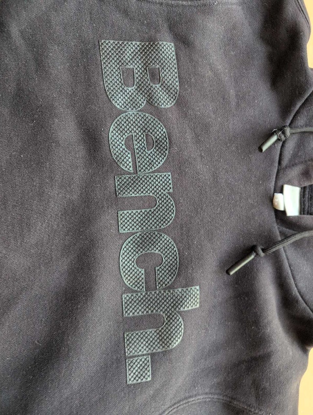 Bench Hoodie mens small black - photo 3