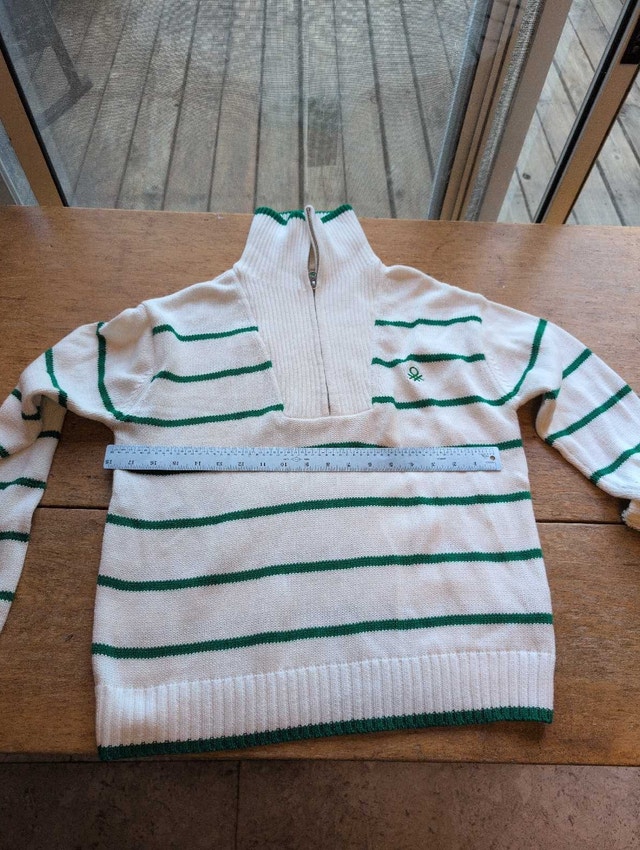 Bennetton Sweater woman's small