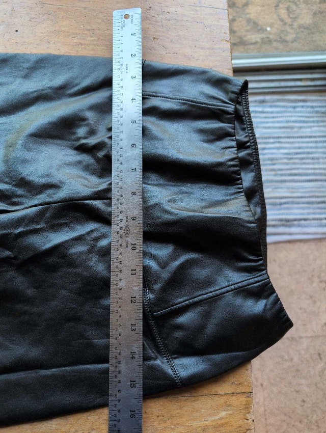 Wilfred Free Leggings. Black faux leather small - photo 2