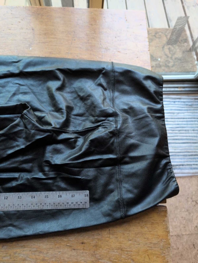 Wilfred Free Leggings. Black faux leather small - photo 5