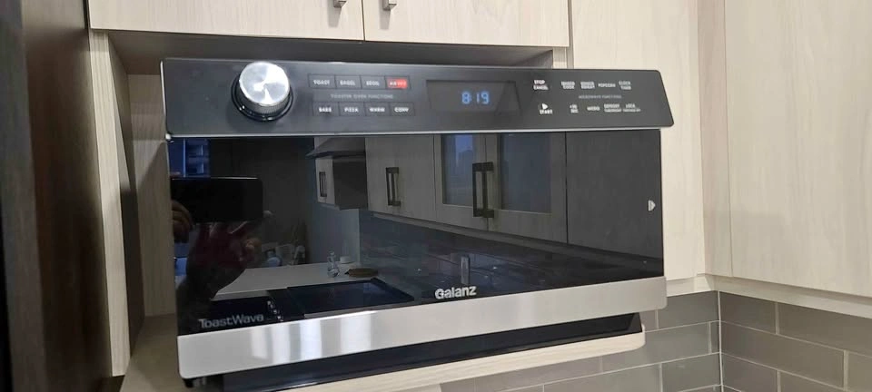 Galanz ToastWave 4-in-1 Air Fry Microwave Oven