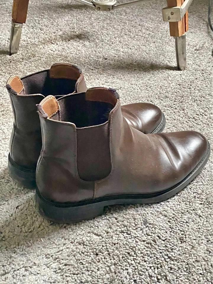 H&M Mens 8.5 Leather Boots