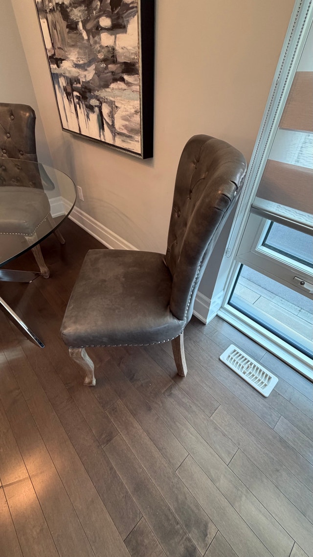 Kitchen Table & 4 Chairs - photo 5