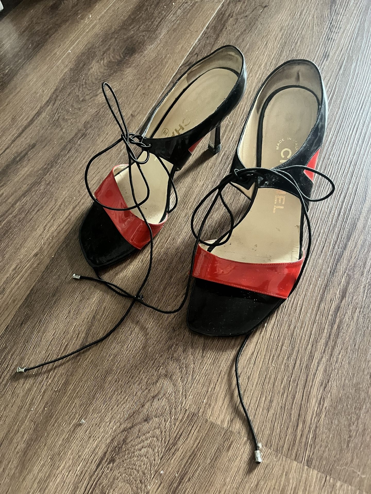 Chanel Red & Black Vintage Heels Sandals Mules 6 6.5 36.5 7 - photo 3