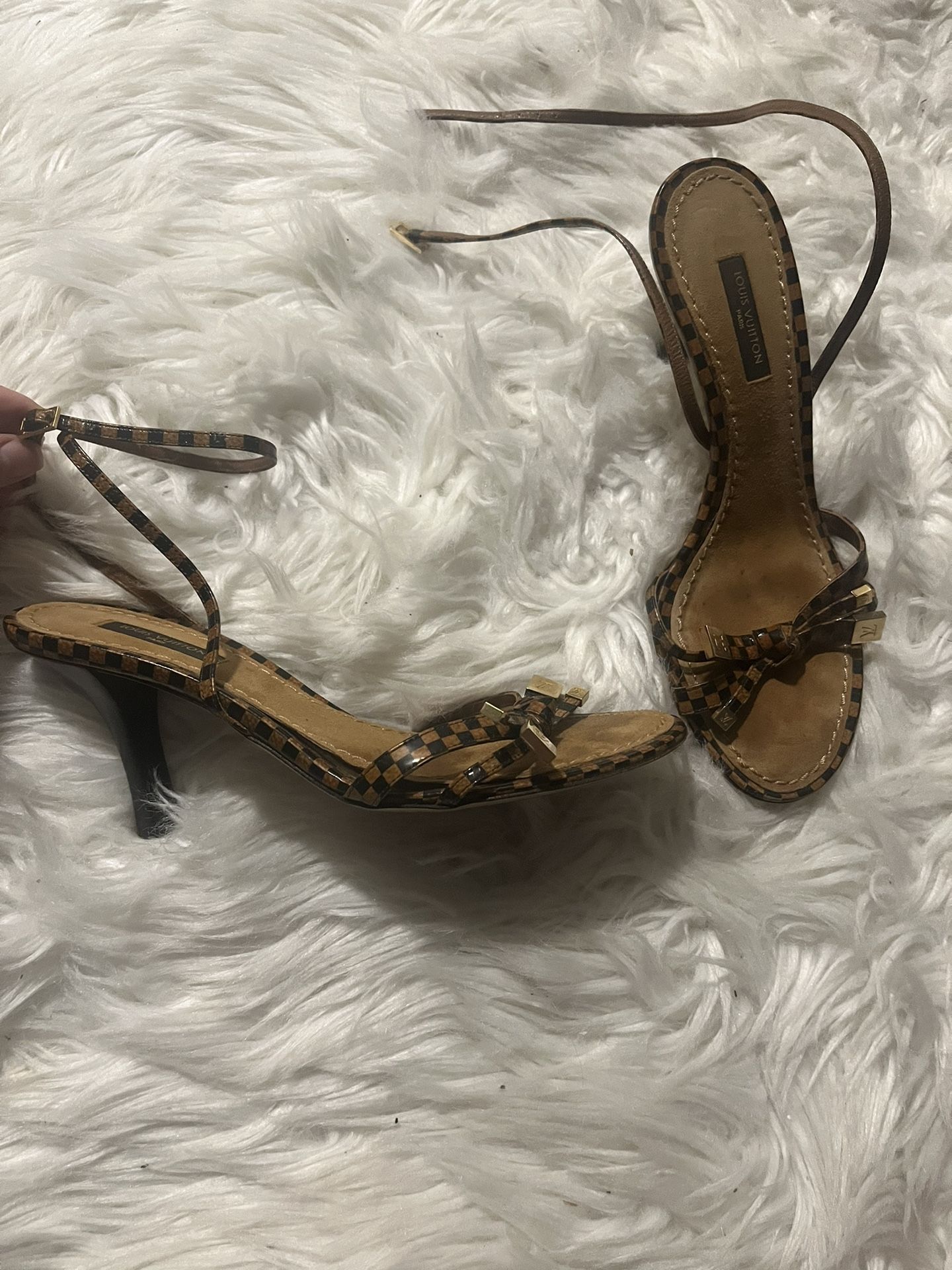 Louis Vuitton Strappy Damier Sandals RARE 36 - photo 4