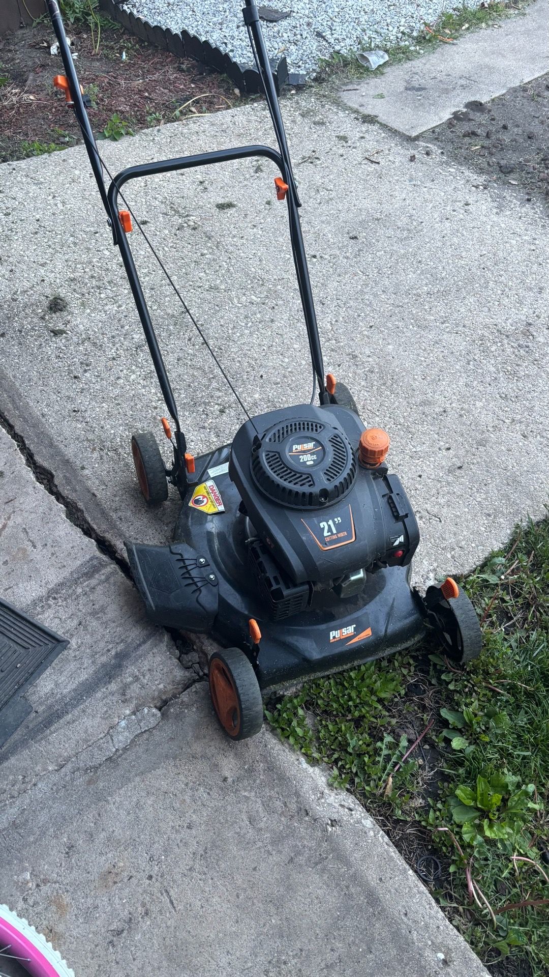 Gas lawn mower