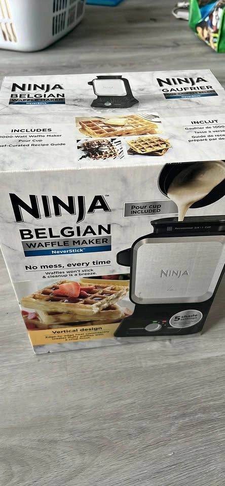 NINJA Belgian Waffle Maker NeverStick (NEW)