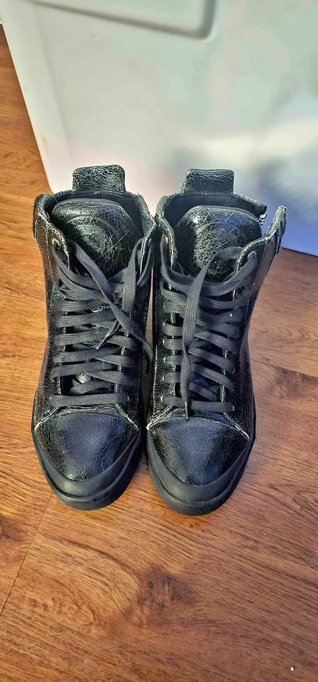 DIESEL men's shoes (Size 8)