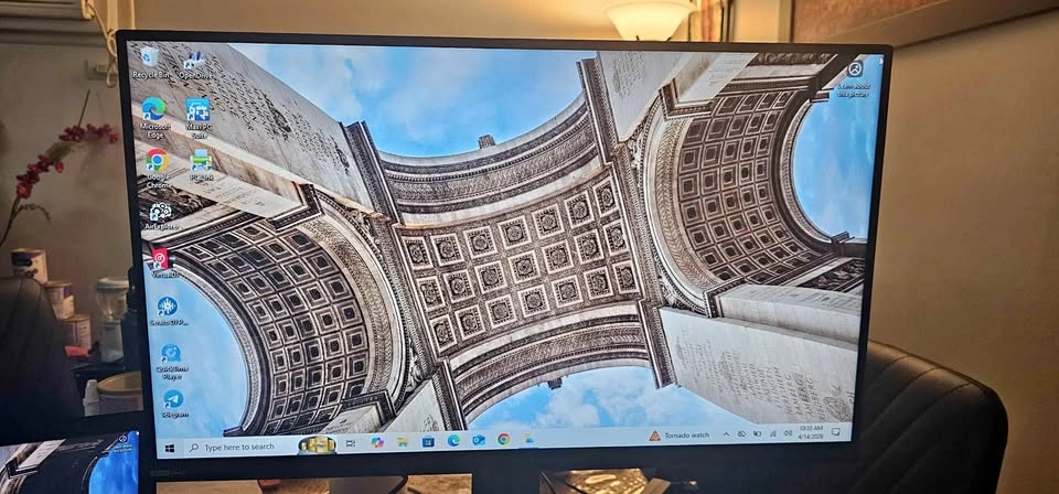LG UltraGear 27" QHD 1ms 165Hz Gaming Monitor