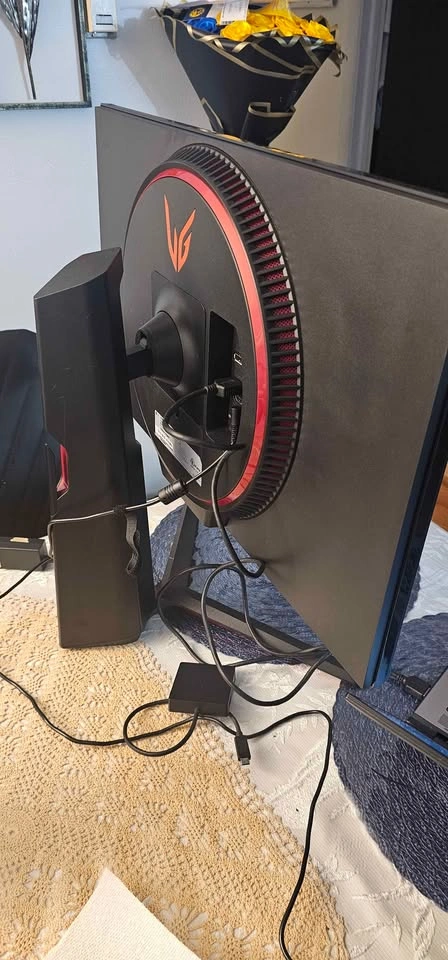 LG UltraGear 27" QHD 1ms 165Hz Gaming Monitor - photo 3