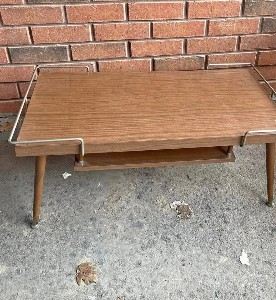 Mid Century/ Retro Vintage Coffee Table w/ Shelf