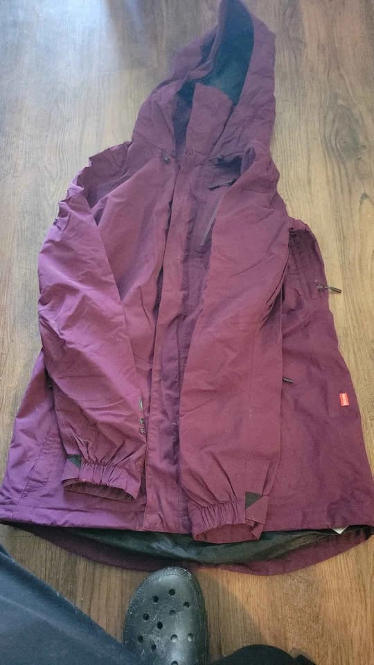 Volcom Womens Aris Insulated Gore-Tex Snowboard Jacket - Size S - photo 2