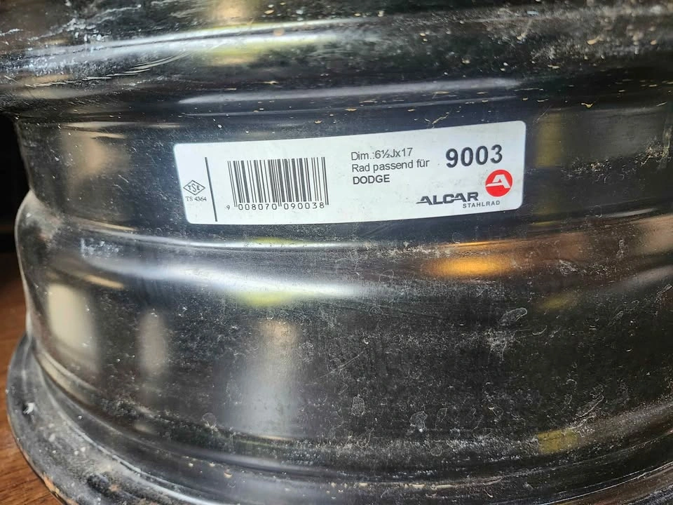 R17 Dodge Rims - photo 3