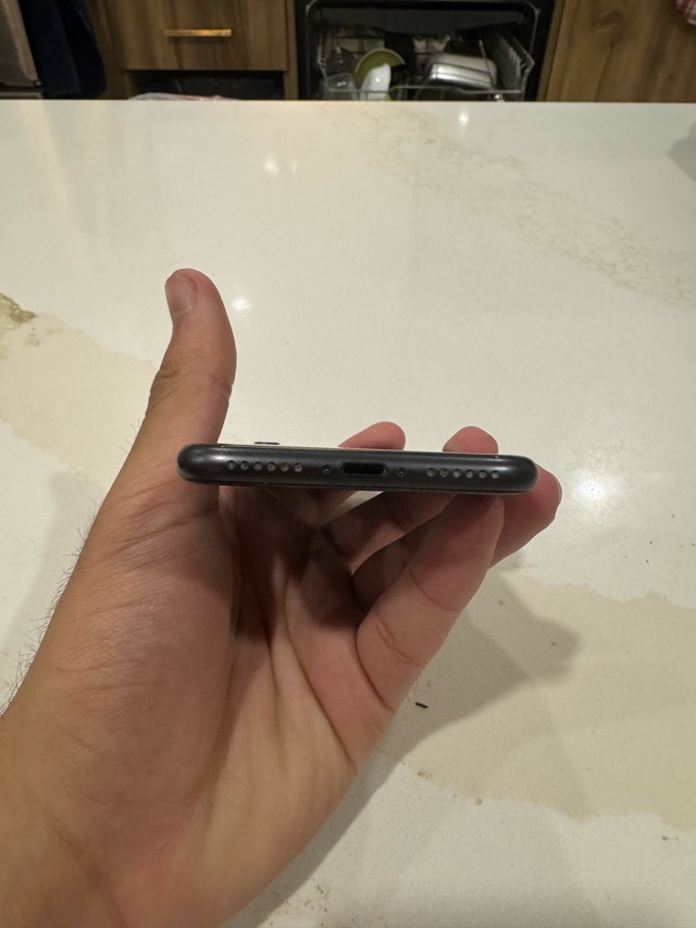 iPhone 8 64gb - 91% battery health - photo 5